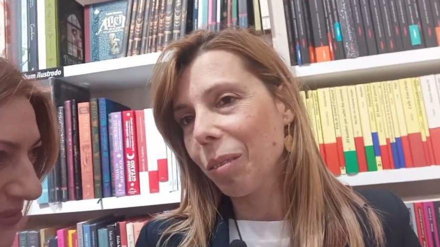 A escritora viguesa Marta Estévez, nunha entrevista / You Tube