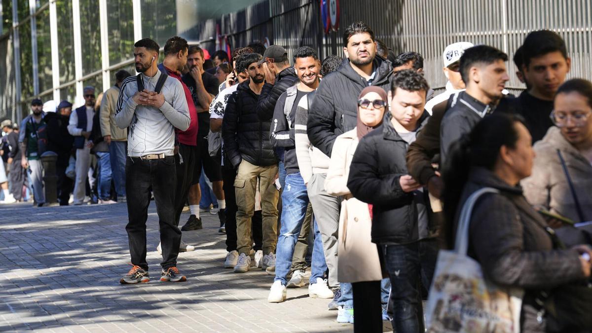 El Supremo avala en general el Reglamento de Extranjería, pero anula varios aspectos para reforzar la protección de los extranjeros