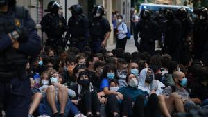 Desahucio en el Eixample, este martes.