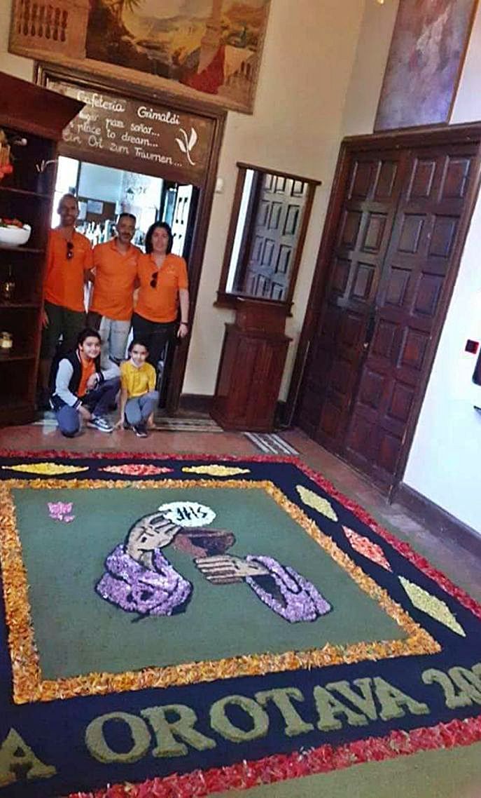 Las alfombras de flores vuelven a la Villa