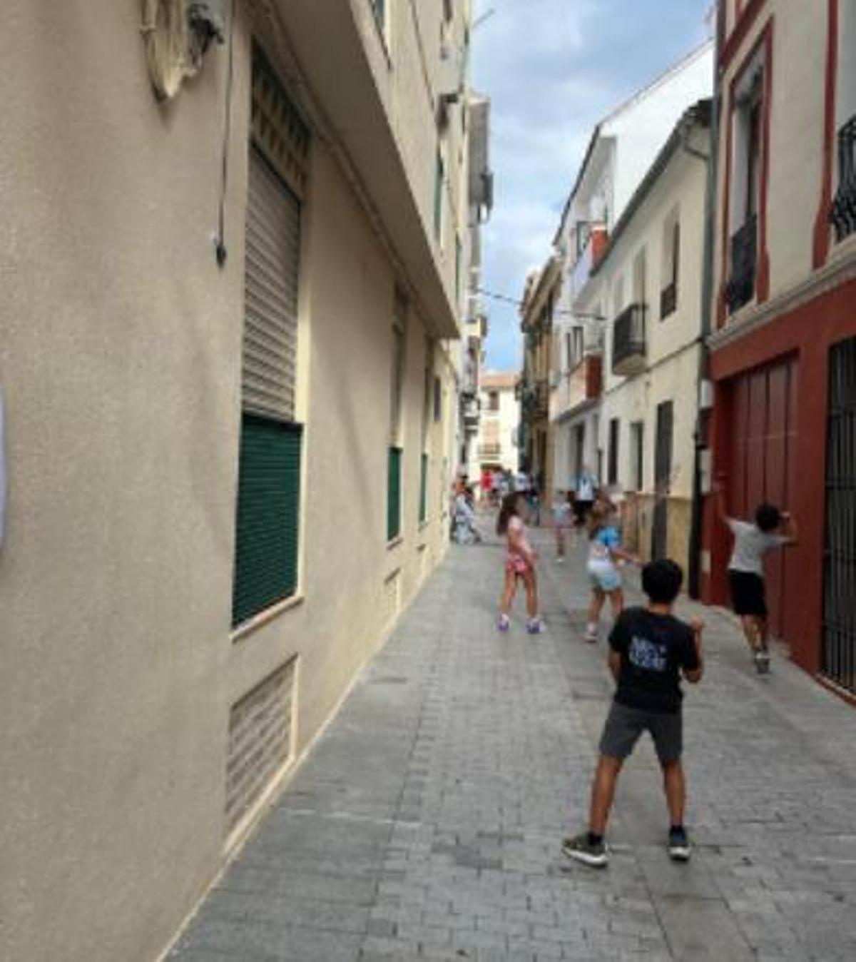Niños en las calles de Pego