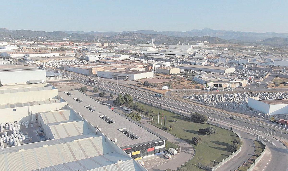 Imagen panorámica de buena parte de los polígonos industriales con los que cuenta la localidad de Onda.