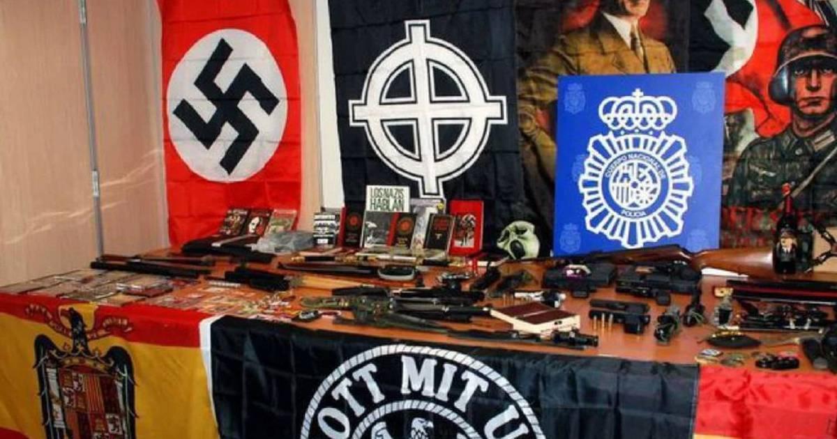 Simbología nazi requisada a grupos ultras.