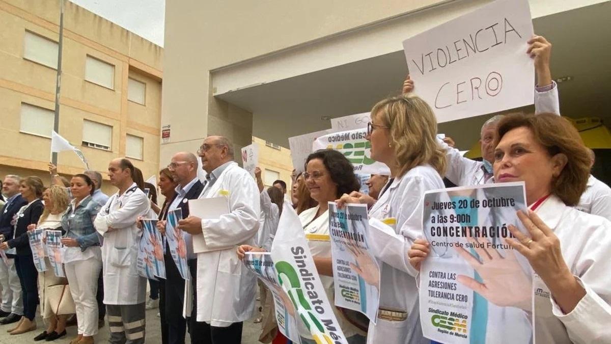 Profesionales sanitarios durante una protesta, en una imagen de archivo.