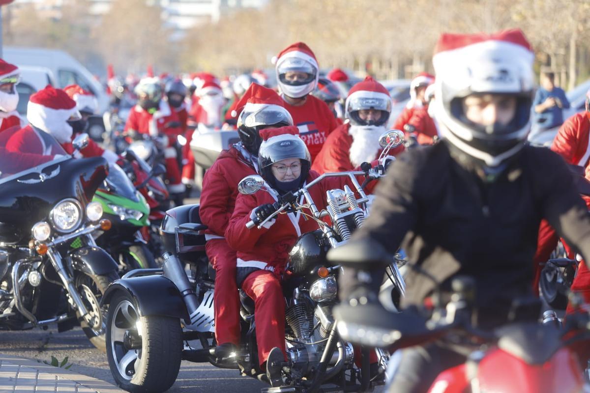 'Papanoelada' motera solidaria en València