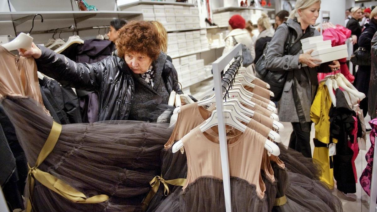 Una mujer, de compras