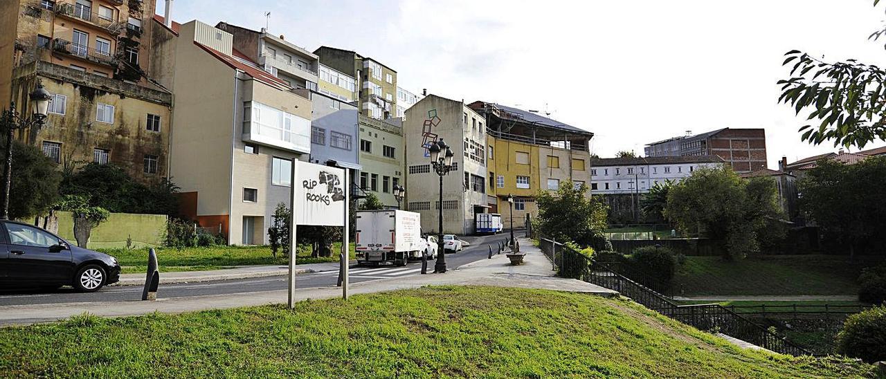 Viviendas en el Barrio de Abaixo de Lalín. |   // BERNABÉ/JAVIER LALÍN