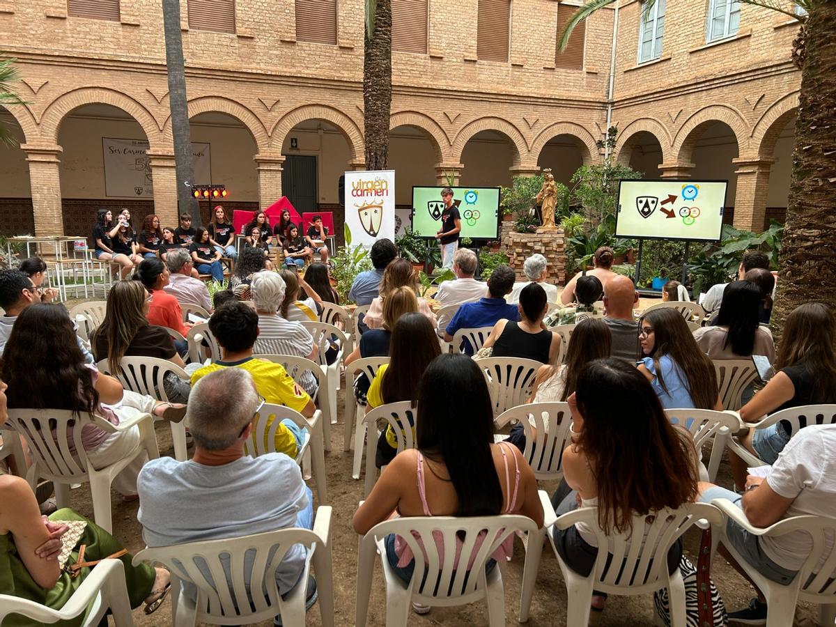 Fotogalería I El alumnado del colegio Virgen del Carmen de Vila-real celebra nueva edición del 'Carmel Talks'