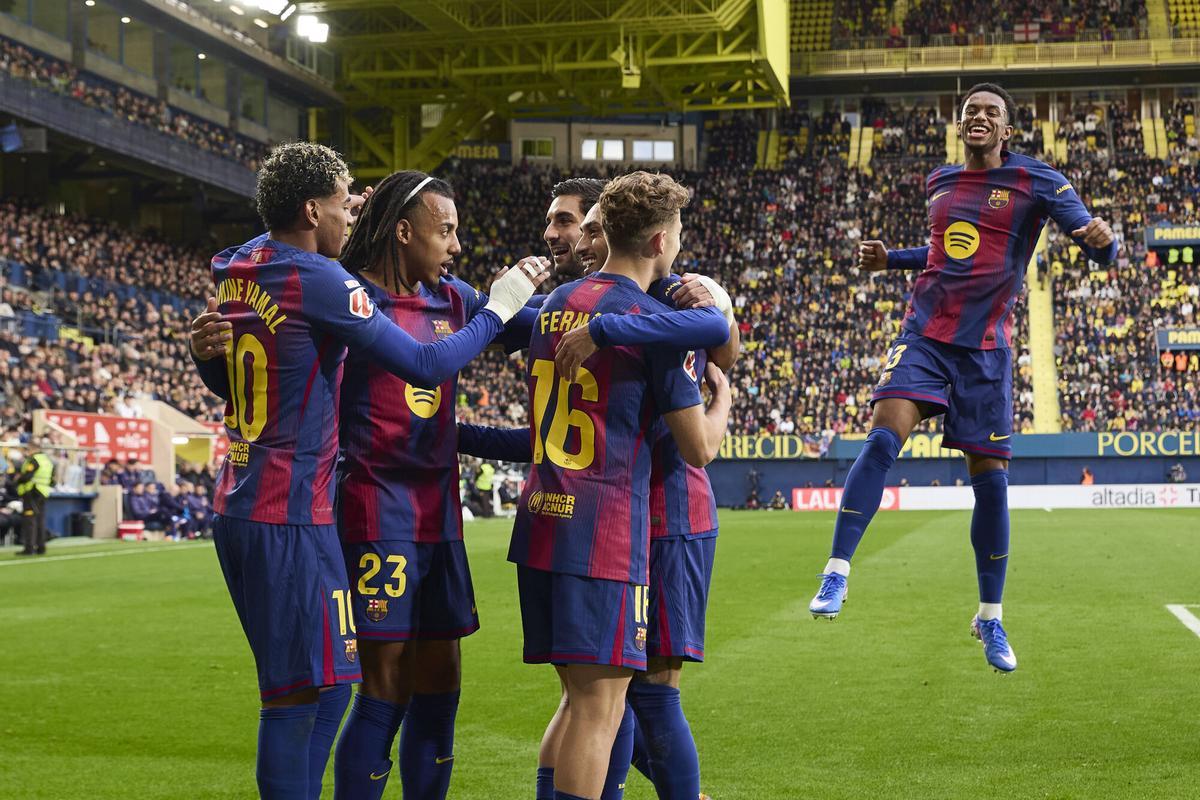 Los jugadores del Barça celebran uno de sus goles contra el Villarreal en el partido de LaLiga 2025/26