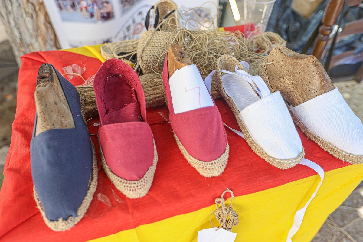 Las alpargatas o esparteñas, un calzado hecho con fibras naturales del cáñamo