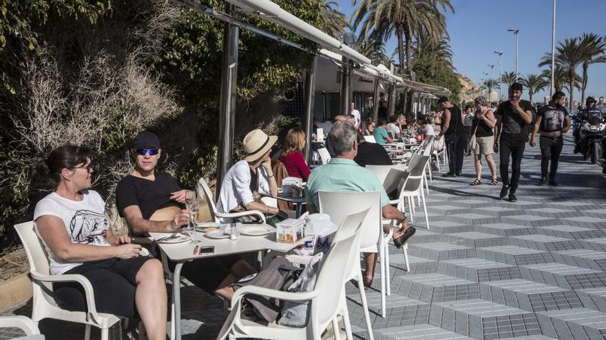 El tiempo en Alicante: Cielos poco nubosos y temperaturas sin cambios en Alicante