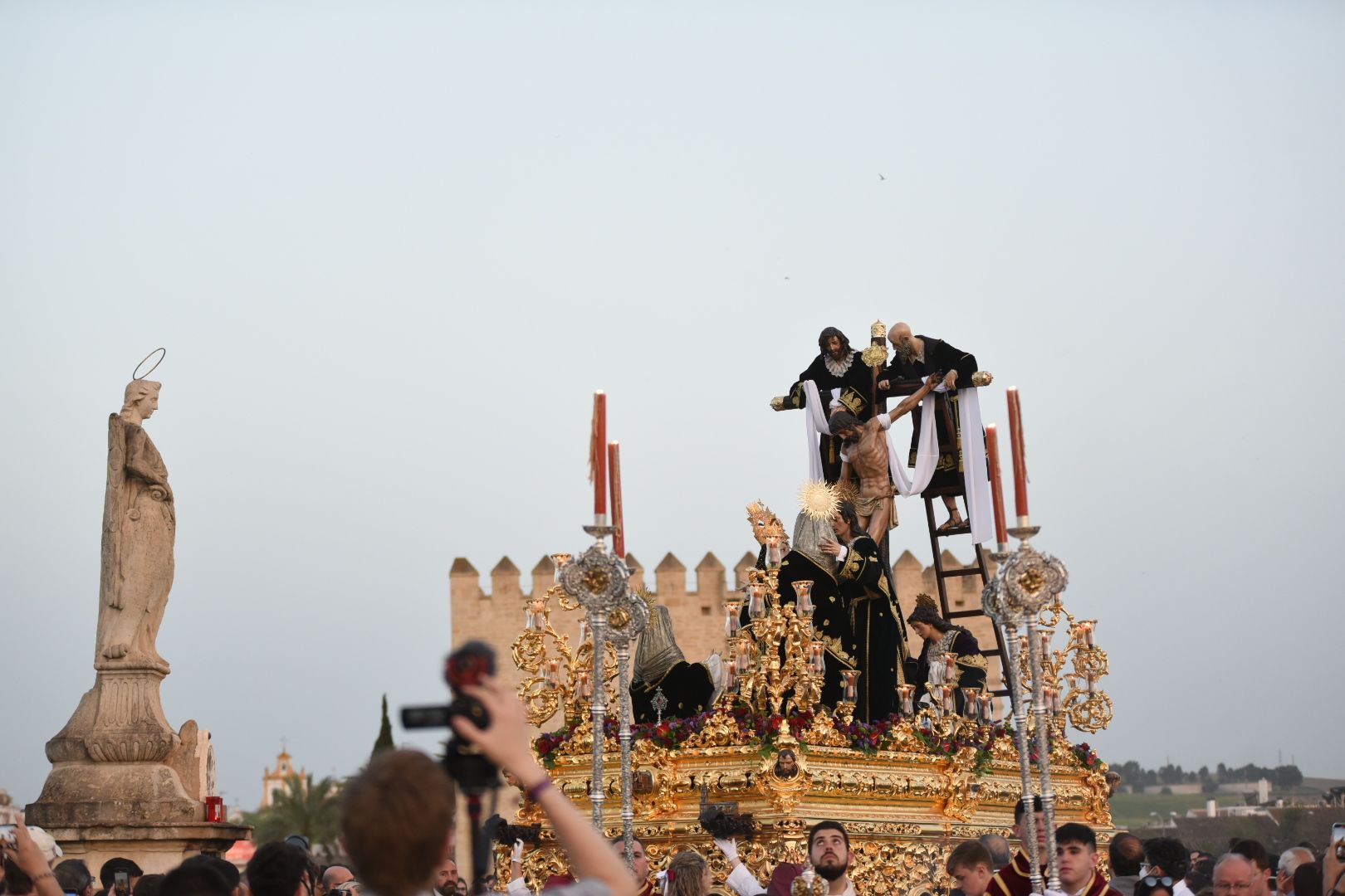 El Descendimiento entre dos orillas