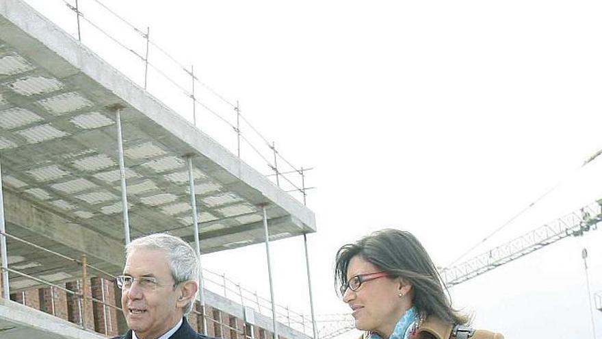 El presidente Touriño y la conselleira Caride, ayer en Vigo.