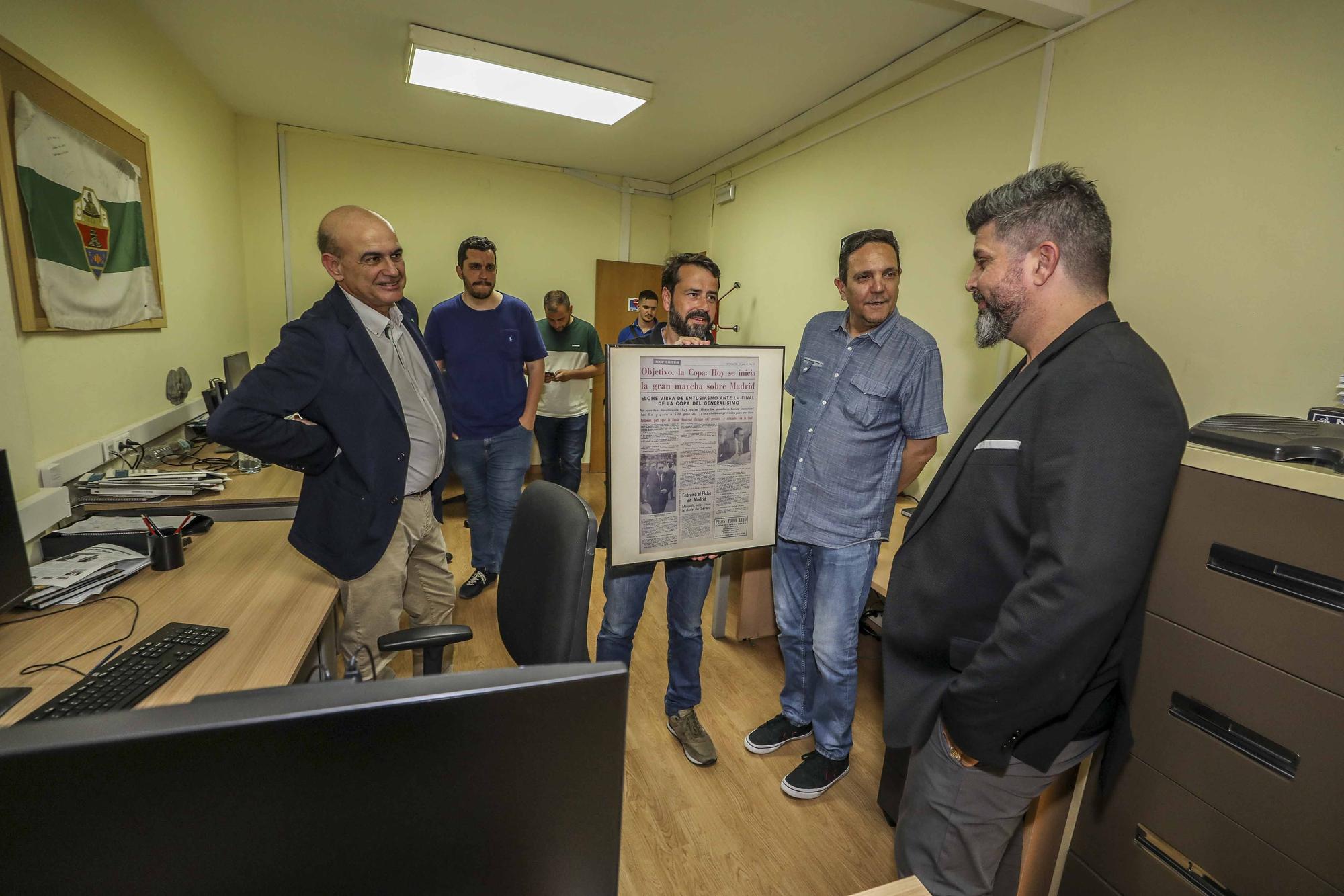 Visita Bragarnik dueño del Elche cf a la Redaccion de informacion en Elche