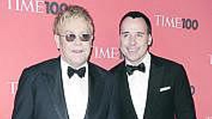 Elton John y su pareja, David Furnish.