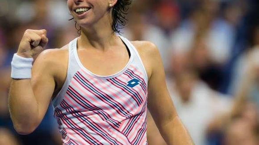 Carla Suárez celebra su triunfo en la jornada de ayer.