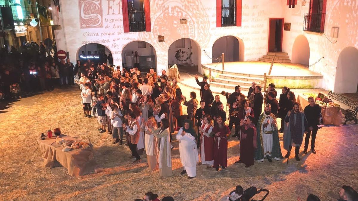 Los participantes en la recreación histórica del privilegio de Sancho IV a Casar de Cáceres, en una pasada edición.