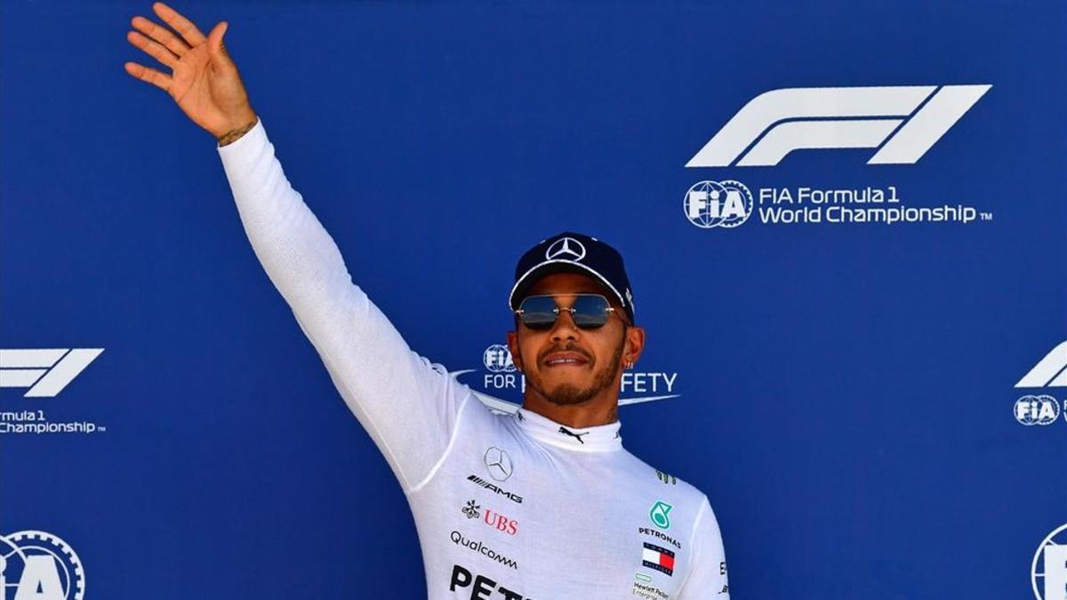 Hamilton celebra su cuarta pole consecutiva
