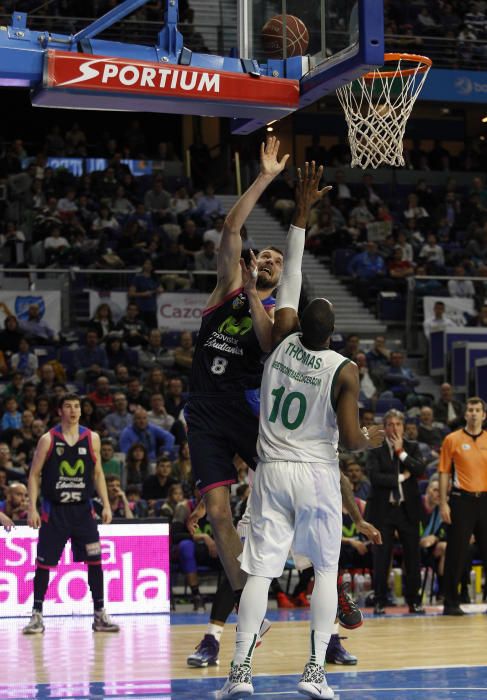 El Unicaja frena su racha victoriosa con una derrota en el BarclayCard Center de Madrid