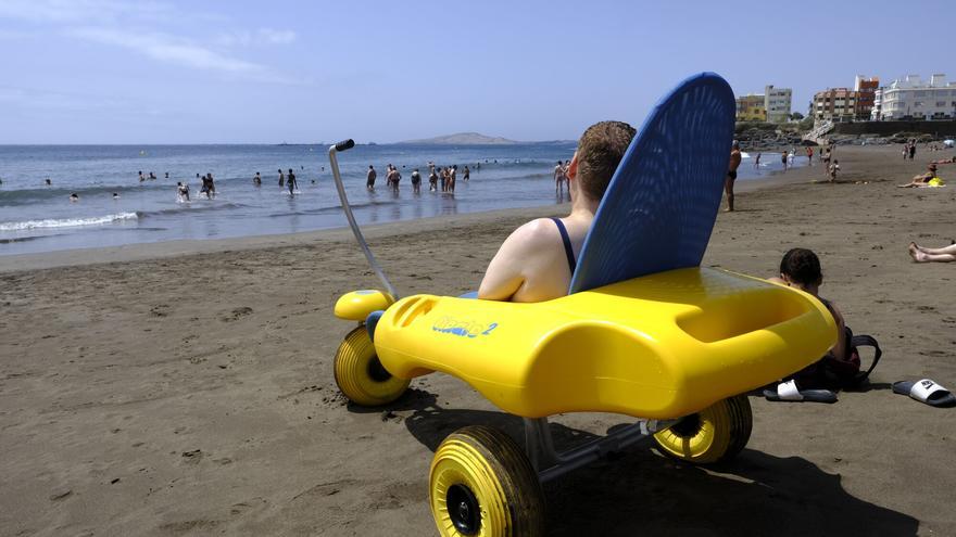 Solo unas 17 de playas de Gran Canaria ofrecen baño asistido diario durante el verano