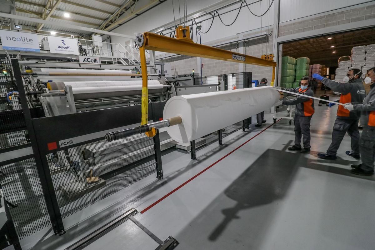 Instalaciones de Nonwovens Ibérica en el municipio de Muro.