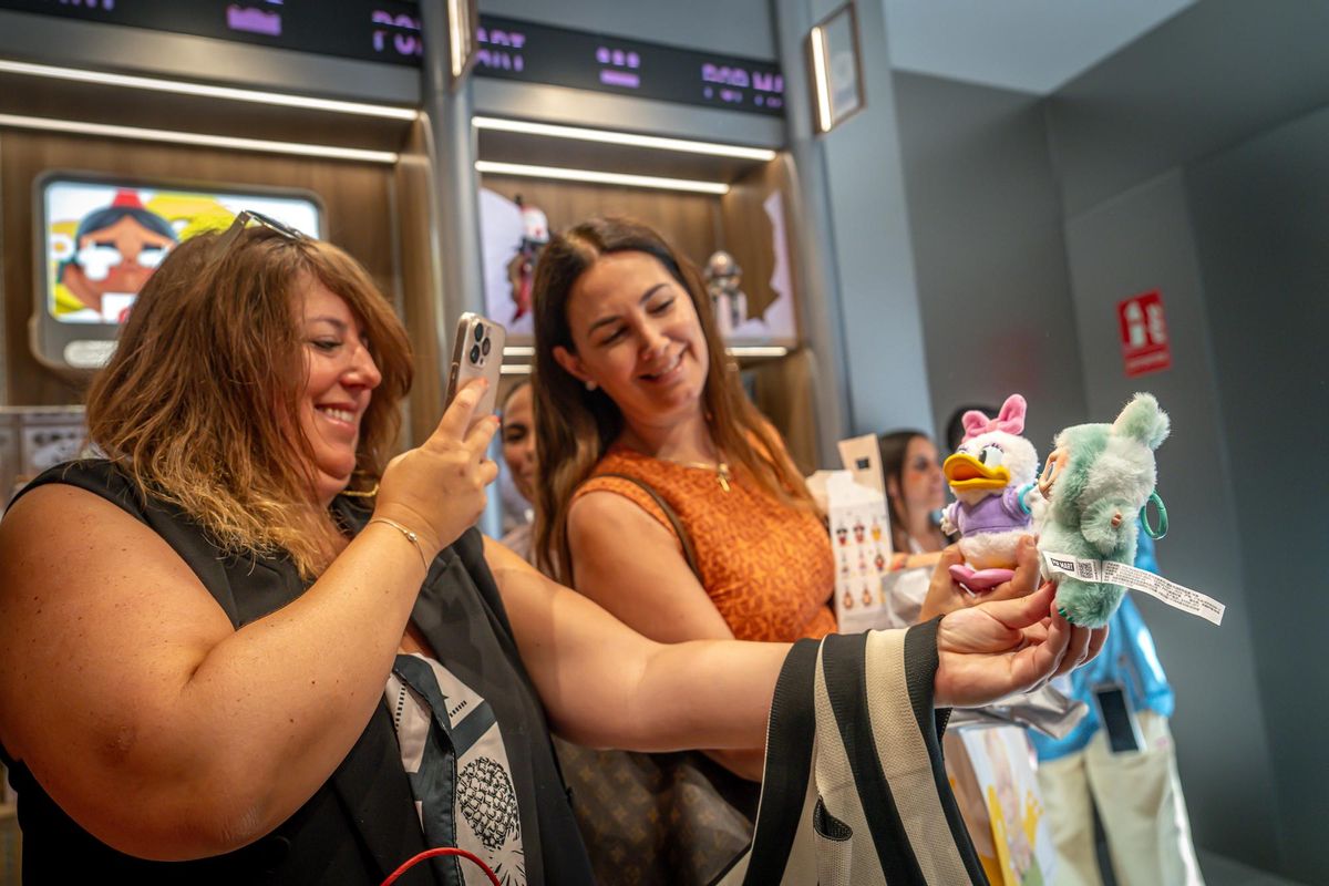 Colas masivas en Pop Mart por la llegada de Labubus a Barcelona
