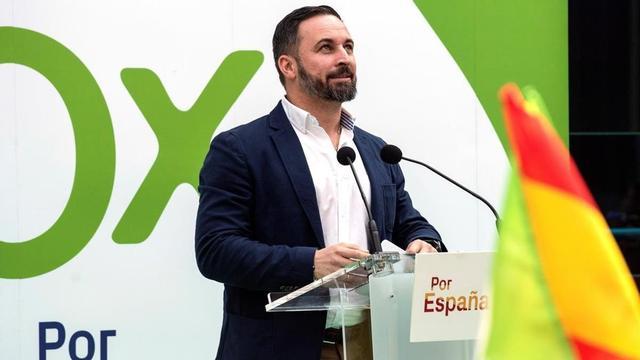 El candidato de Vox a las generales, Santiago Abascal, en un mitin en Vitoria.