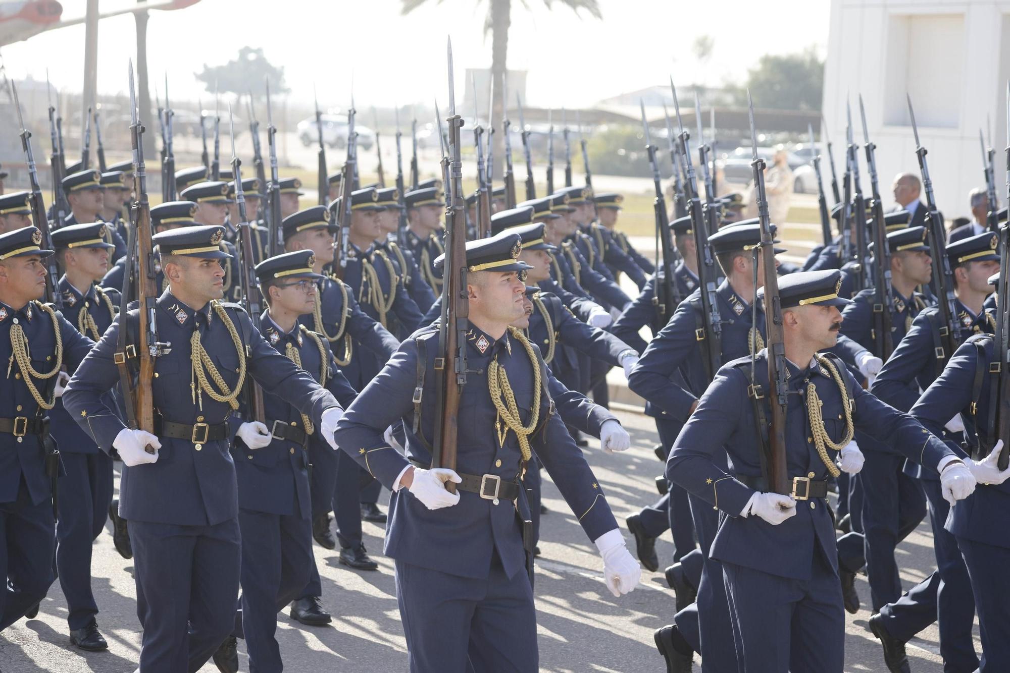 Las mejores imágenes de la Jura de Bandera en la Academia General del Aire con la princesa Leonor