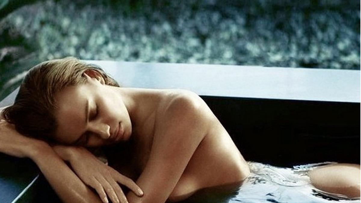 Irina Shayk se desnuda para una campaña de pantalones vaqueros
