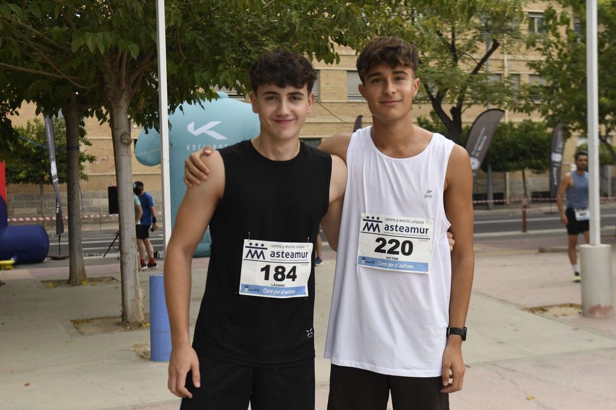 La carrera y marcha Solidaria Asteamur, en imágenes