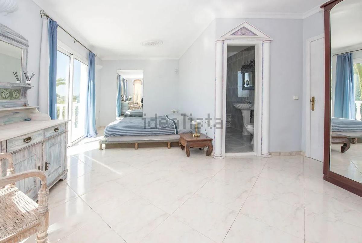 ¿Ibiza o en Santorini? A la venta una peculiar villa de lujo por 3,5 millones en Sant Jordi