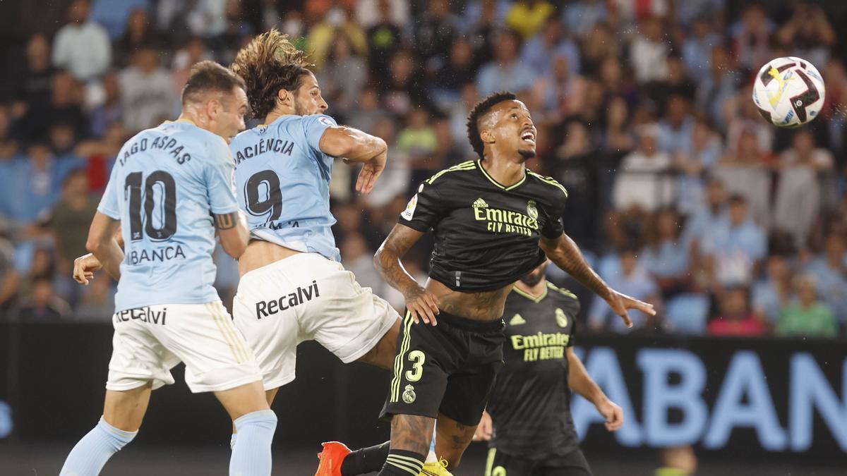 Aspas y Paciencia ante Militao en la última visita del Real Madrid a Balaídos.