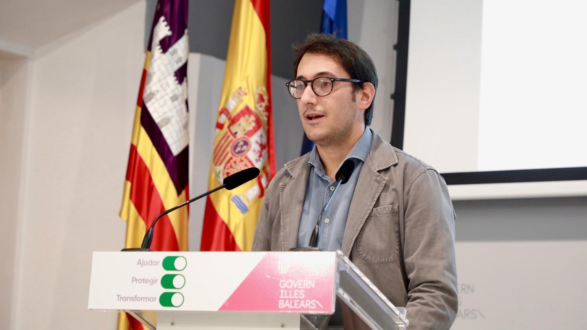 El conseller de Modelo Económico, Turismo y Trabajo del Govern balear, Iago Negueruela, durante la rueda de prensa posterior al Consell de Govern.