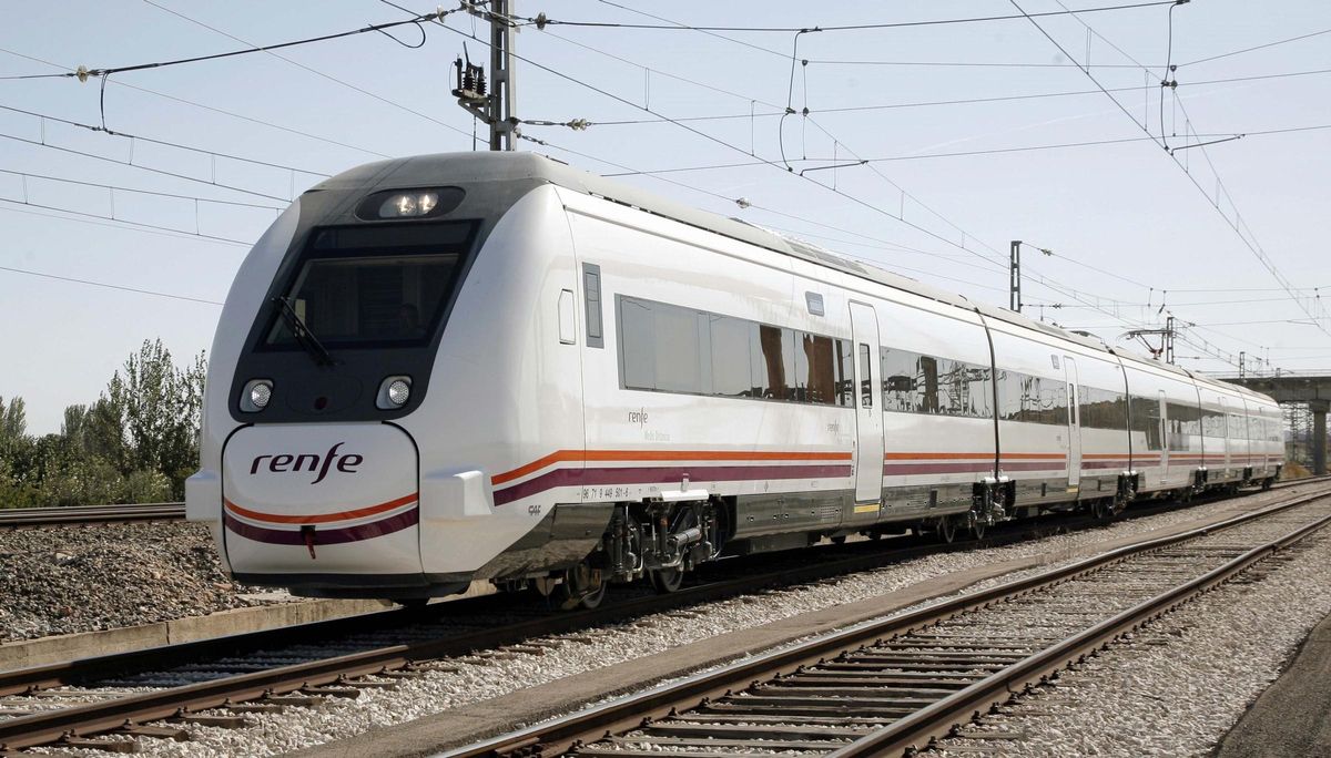 Un tren de Media Distancai de Renfe, en una imagen de archivo.