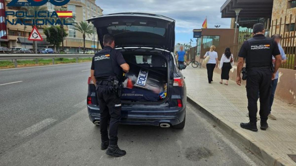 La Policía Nacional inmovilizó al hombre y lo detuvo