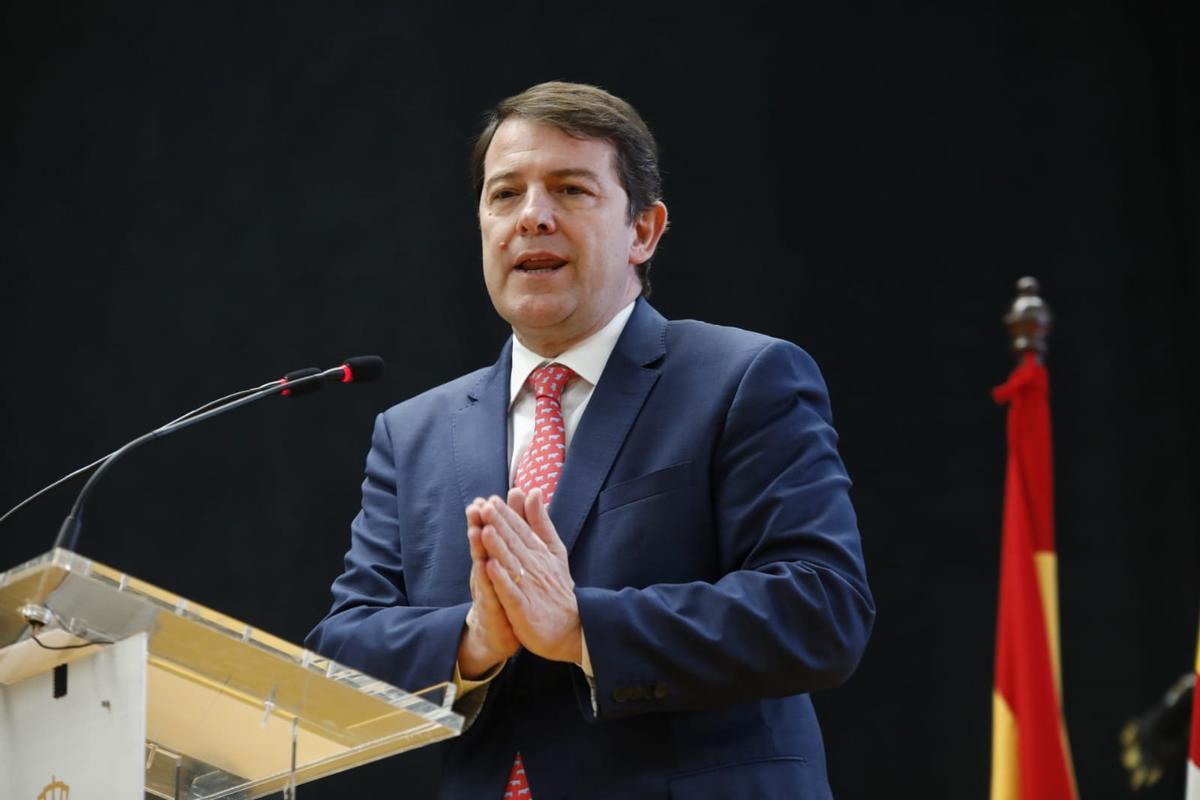 Alfonso Fernández Mañueco en la Feria de la Miel, Meliza.