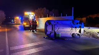 Vuelca un coche en la rotonda de Can Ramon en Formentera