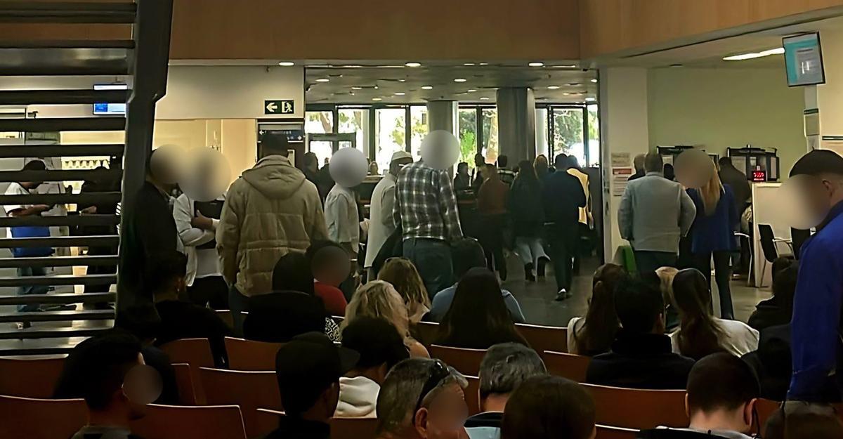Interior del Viver, el edificio de oficinas muncipales y de atención al ciudadano del Ayuntamiento de Badalona