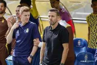 Luis García: «Estos locos que están allá abajo le han dado la vuelta al partido»