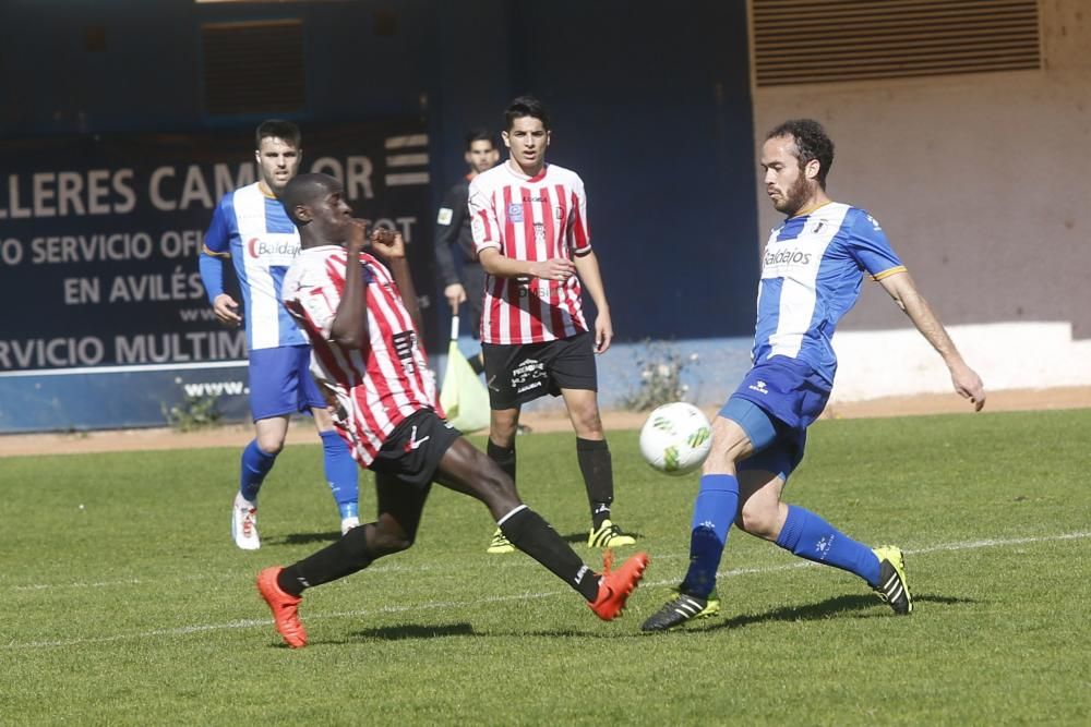 El partido entre el Real Avilés y el Siero, en imágenes