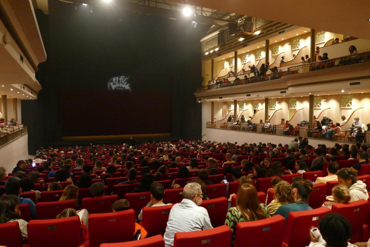 EN IMATGES | El musical 'El Fil Invisible' inicia la seva gira per Catalunya omplint el Teatre El Jardí de Figueres