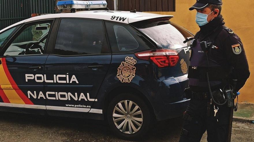 Agente Policía Nacional en Málaga.