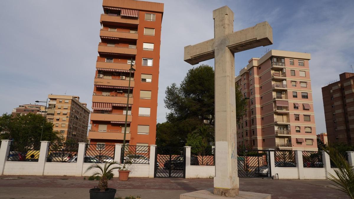 La cruz del Ribalta está en la parroquia de Santo Tomás de Villanueva.