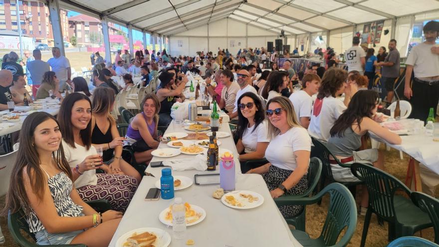 Últimas plazas disponibles para la Comida en la Calle de Corvera: más de 560 vecinos ya tienen mesa