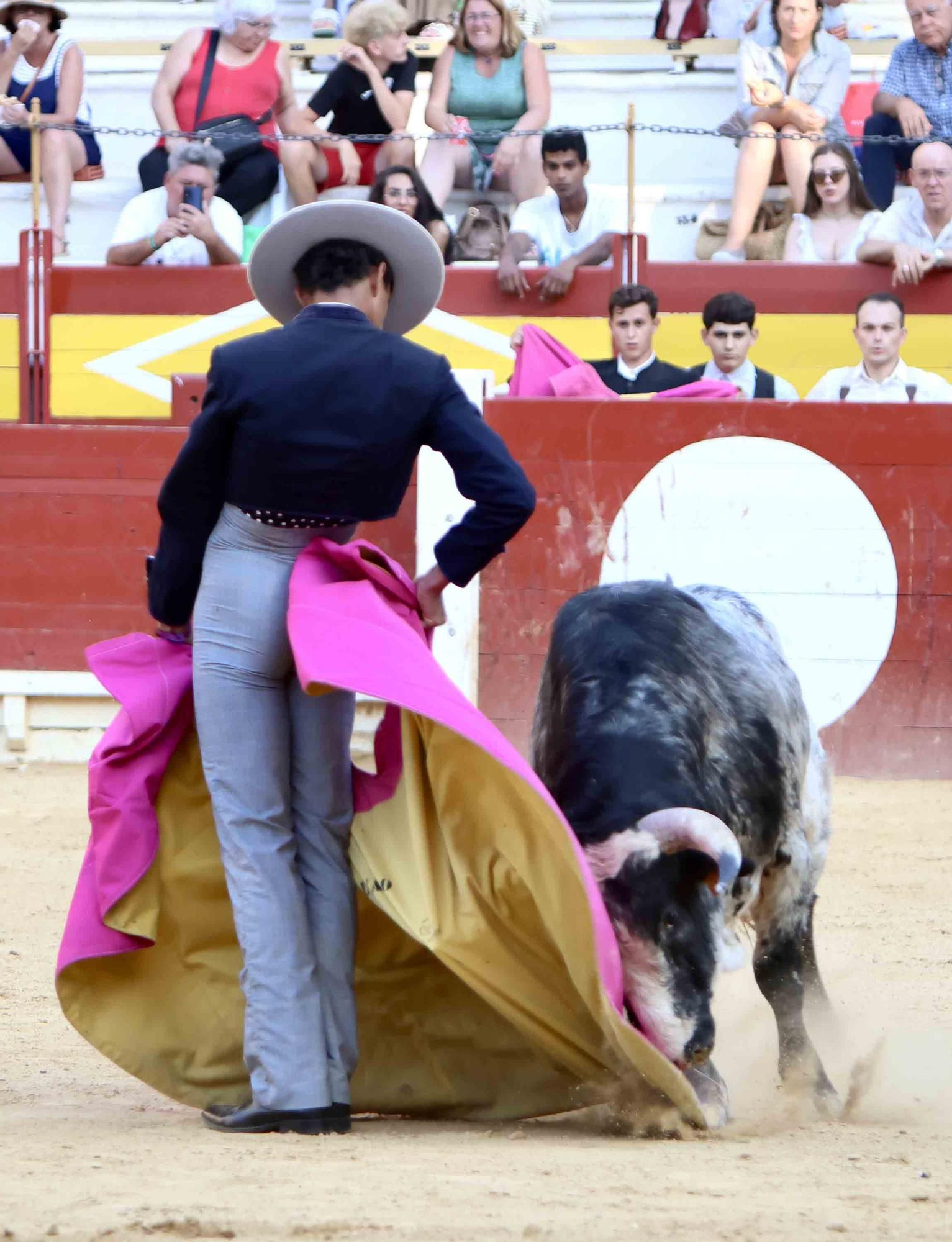 Samuel Castejón triunfa en la primera clase práctica de la Feria de Hogueras 2024