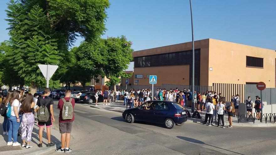 El nuevo curso se inicia en los institutos de Lucena con clases telemáticas y jornadas semipresenciales