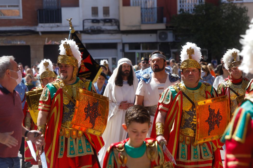 Flores y alegría para despedir la Semana Santa Marinera en el desfile de Resurrección