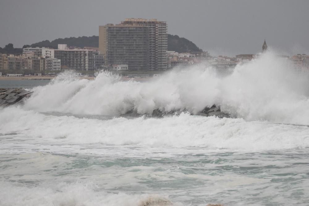 Fort onatge al litoral gironí