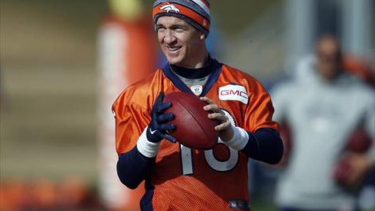 Peyton  Manning, de los Broncos, antes de disputar su cuarta Super Bowl.