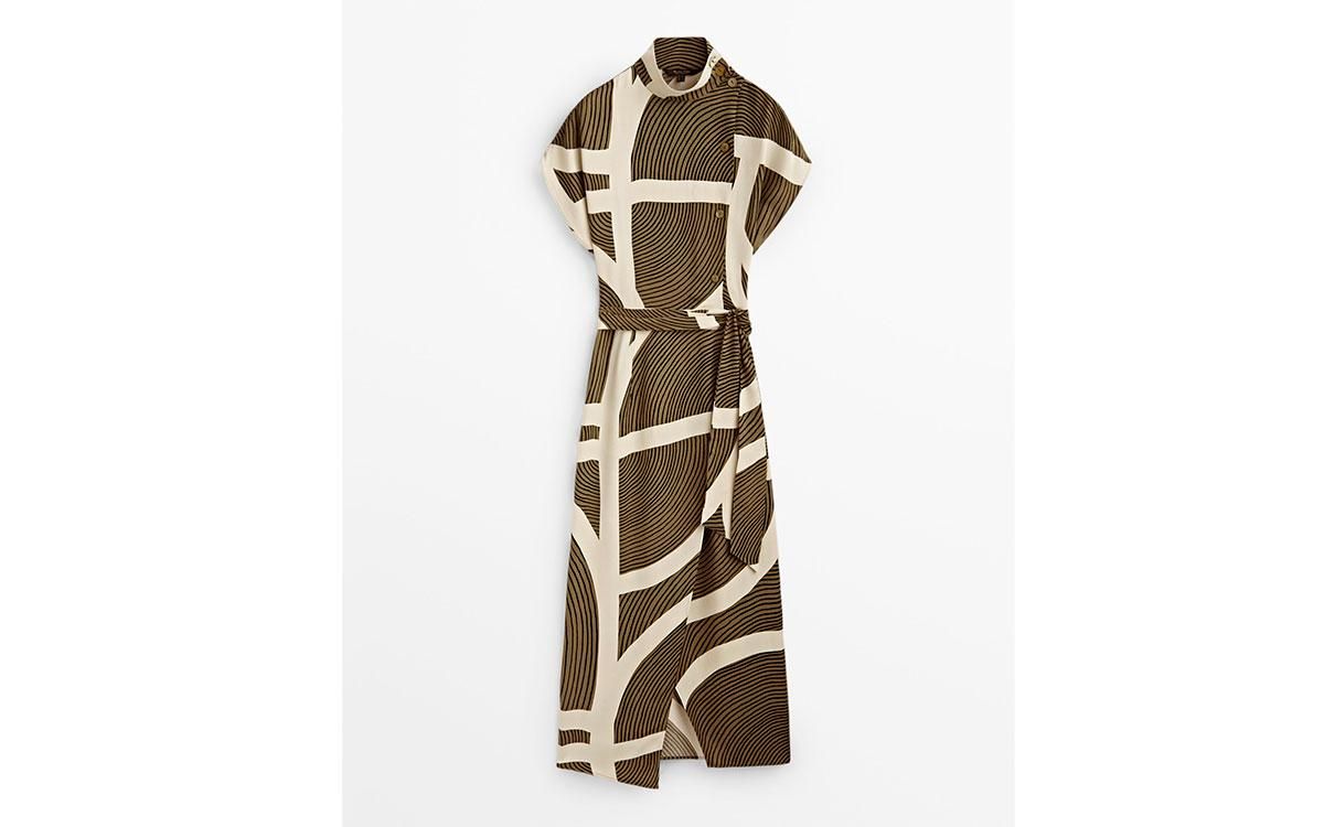Vestido de Massimo Dutti con botones laterales, 99,95 euros.